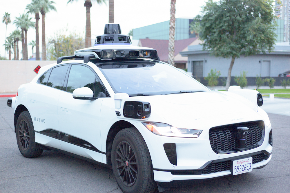 Robotaxi e autobus autonomi